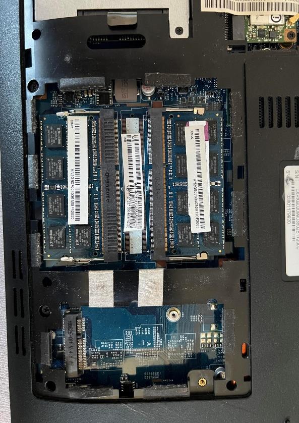 Abbildung 6: Geöffneter RAM des Laptops